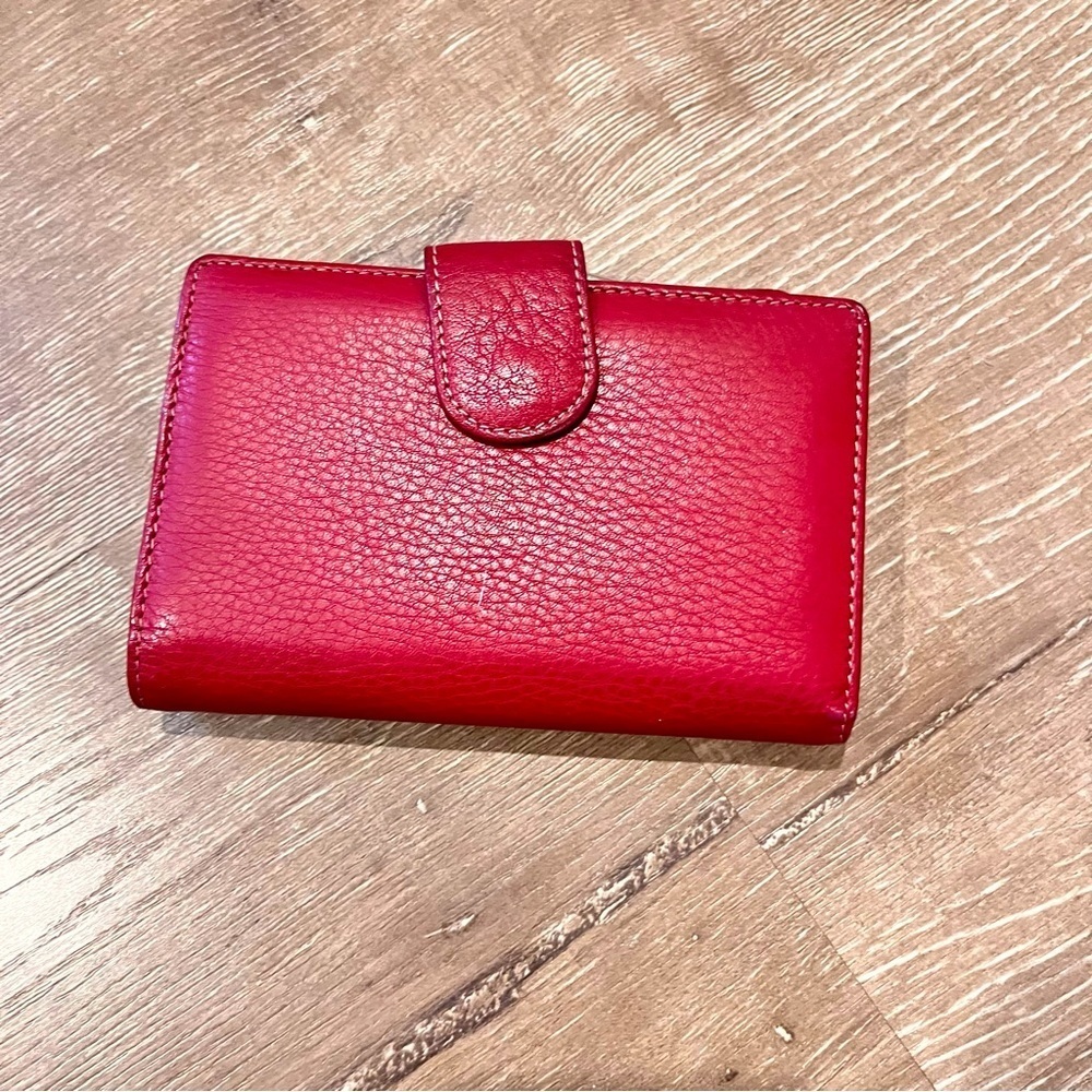 Mundi Bifold Wallet Brick Red Pebbled Faux Leather Safe Keeper RFID Blocking